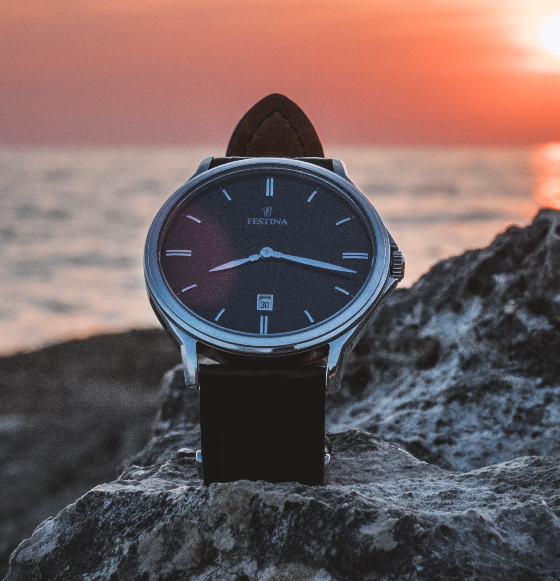 fESTINA sleek leather wrist watch